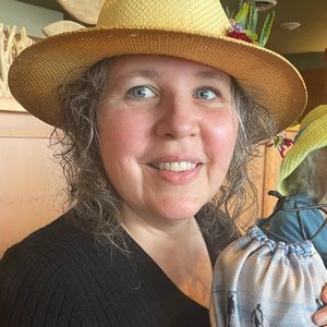 Meet your Posher, Leah